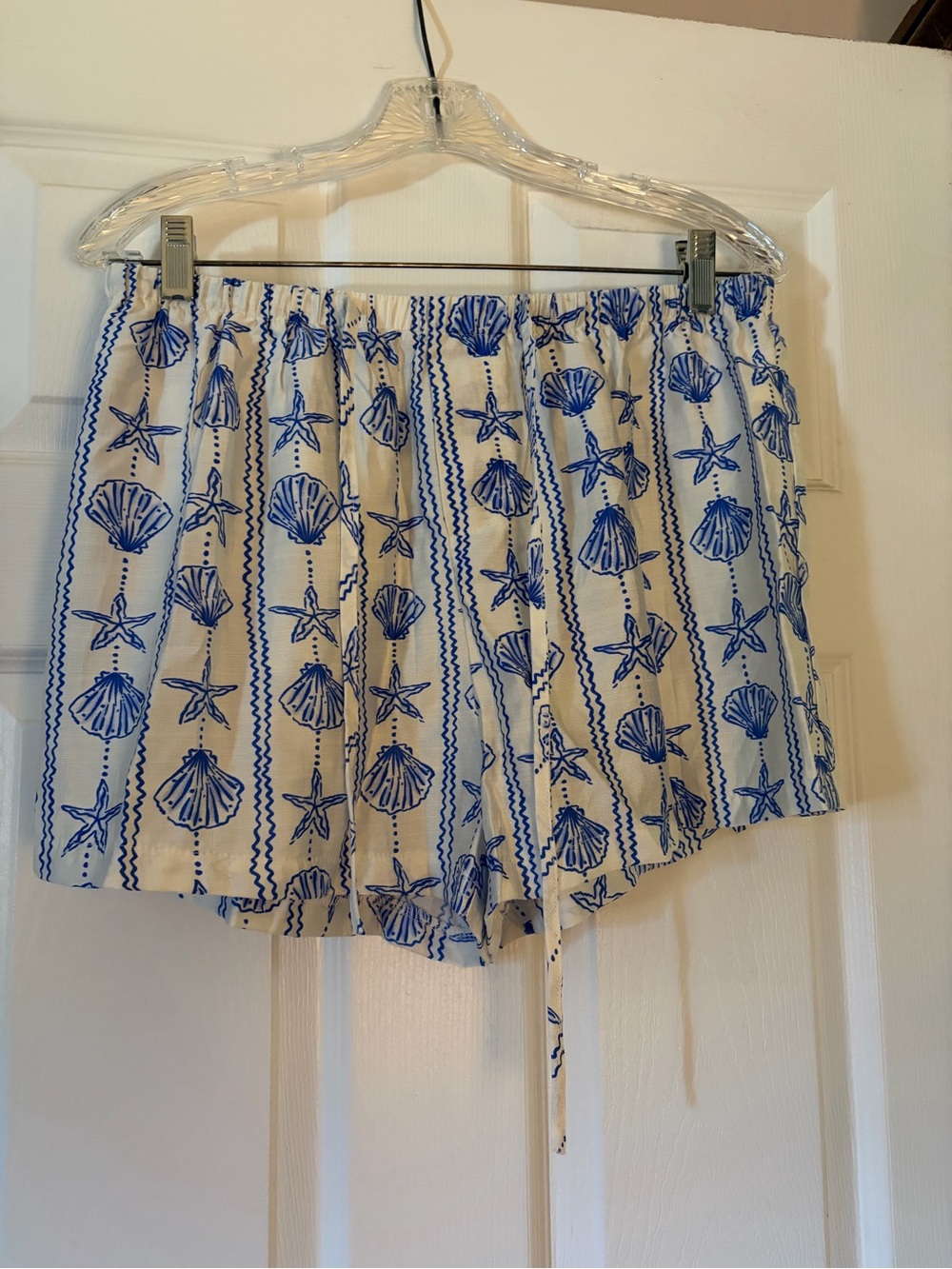 New Women's Light Cream Swim Cover-Up Shorts with Blue Shell Print (no tags)